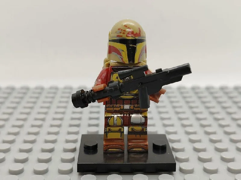 Custom Lego Compatible Mandalorian Red/Gold Minifig